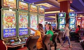 Tampilan permainan slot online berwarna cerah dari betcoinasia